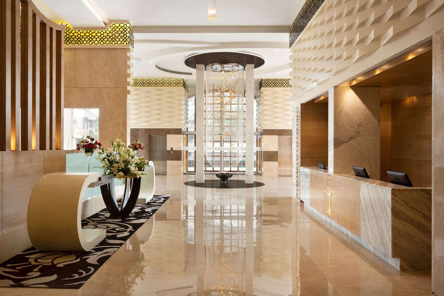 Hotel Ramada By Wyndham Dehradun Chakrata Road Exterior foto